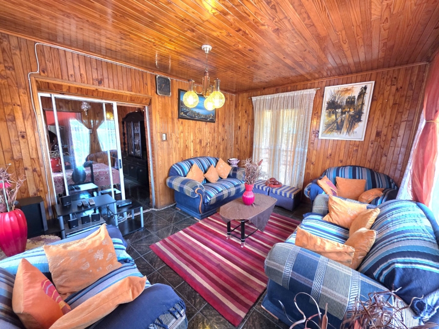 3 Bedroom Property for Sale in Thorisong Free State